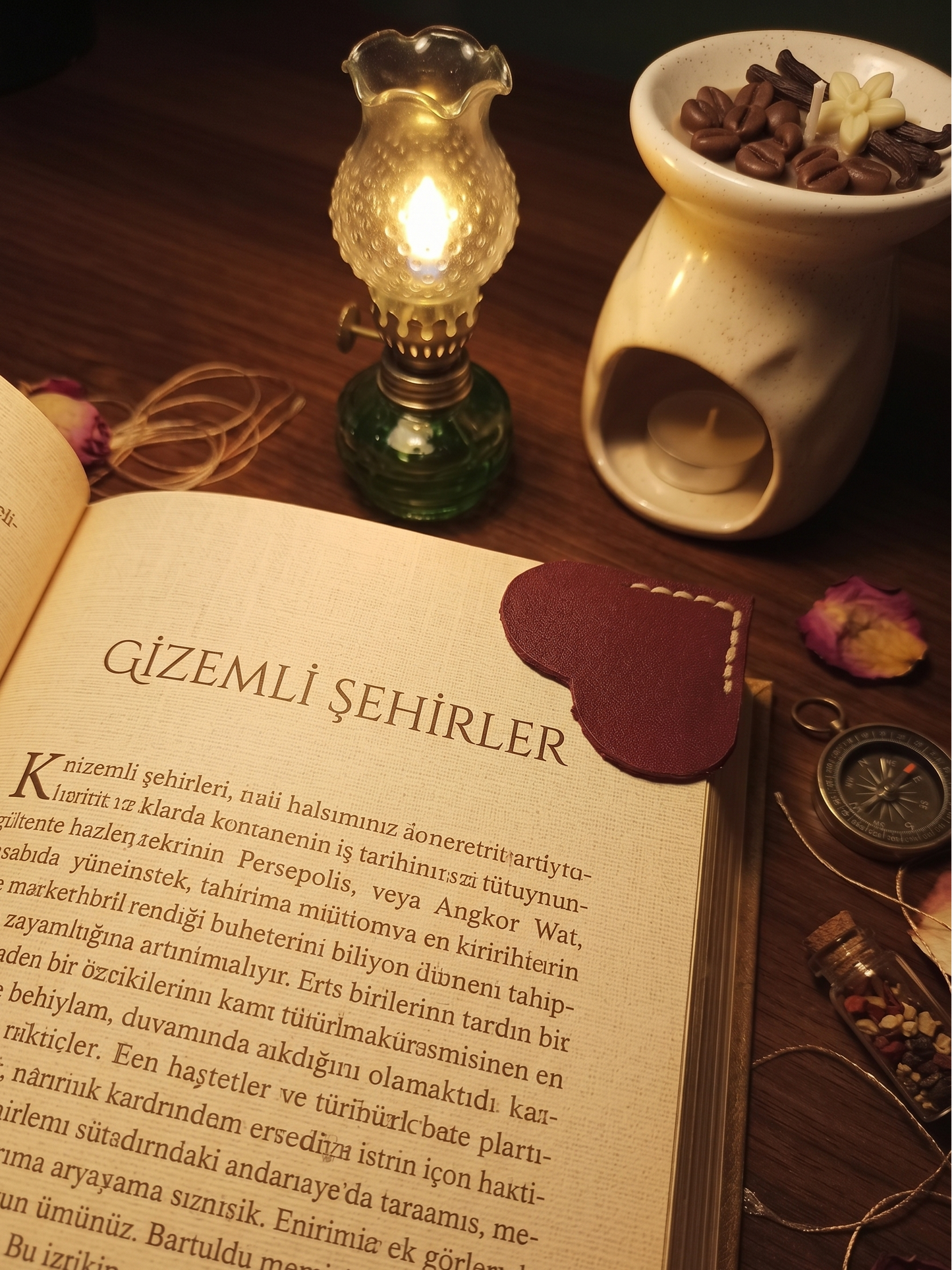 Anatolia Leather - Hakiki Deri Kalp Kitap Ayracı - El Yapımı Kitap Ayracı